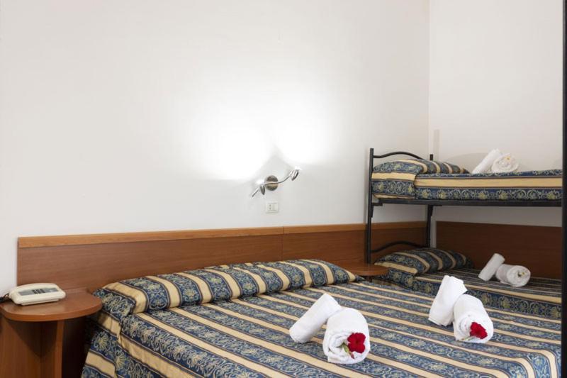 Bikini Tropicana Family Hotel Лідо-ді-Савіо Екстер'єр фото
